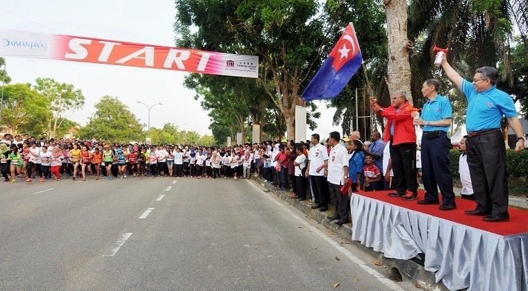 Scores of people from all walks of life throng Kota Tinggi for the inaugural Daiman Run